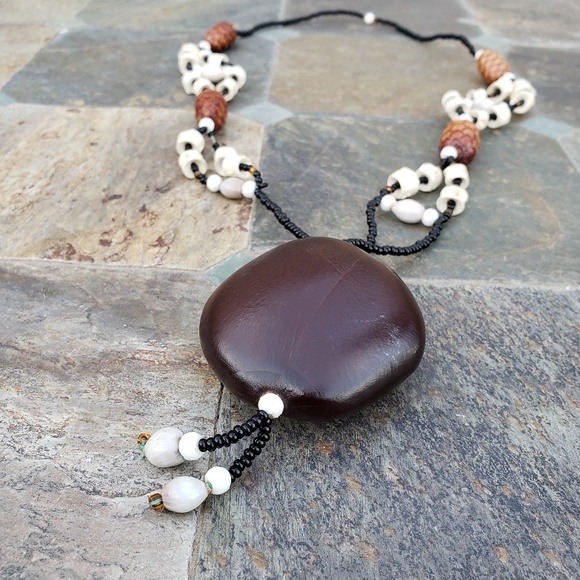☆ Vintage Wood & Shell Necklace ☆ - Picture 8 of 8